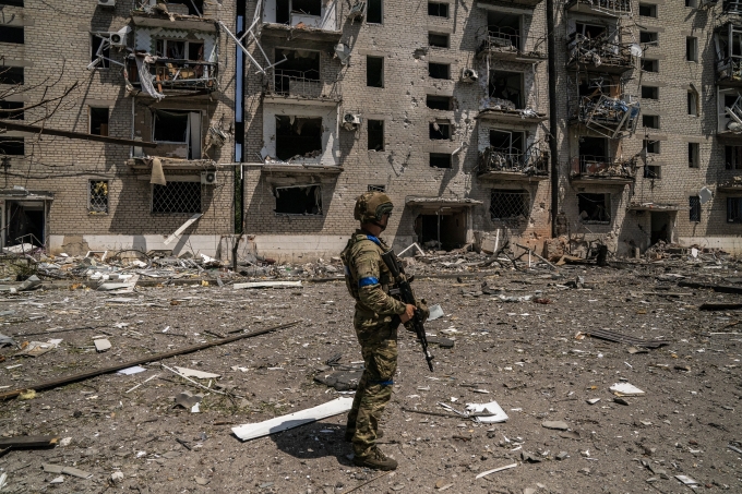 Một tòa nhà bị phá hủy do giao tranh giữa Nga và Ukraine ở thành phố Toretsk, tỉnh Donetsk, miền đông Ukraine tháng 7/2024. Ảnh: AFP