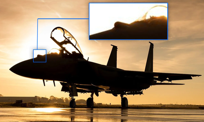 Tiêm kích F-15 Mỹ với bộ phận được cho là cảm biến IRST (khung xanh) trong bức ảnh đăng ngày 27/2. Ảnh: Boeing Defense