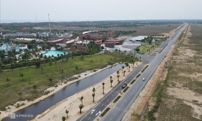 Đường ven biển Quảng Nam hoàn thành, nhiều dự án được đầu tư xây dựng. Ảnh: Đắc Thành
