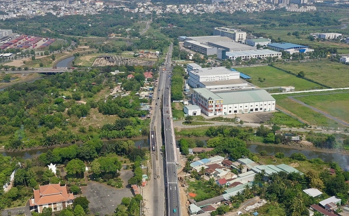 Nhánh cầu Tăng Long thông xe sáng 28/2. Ảnh: Hạ Giang