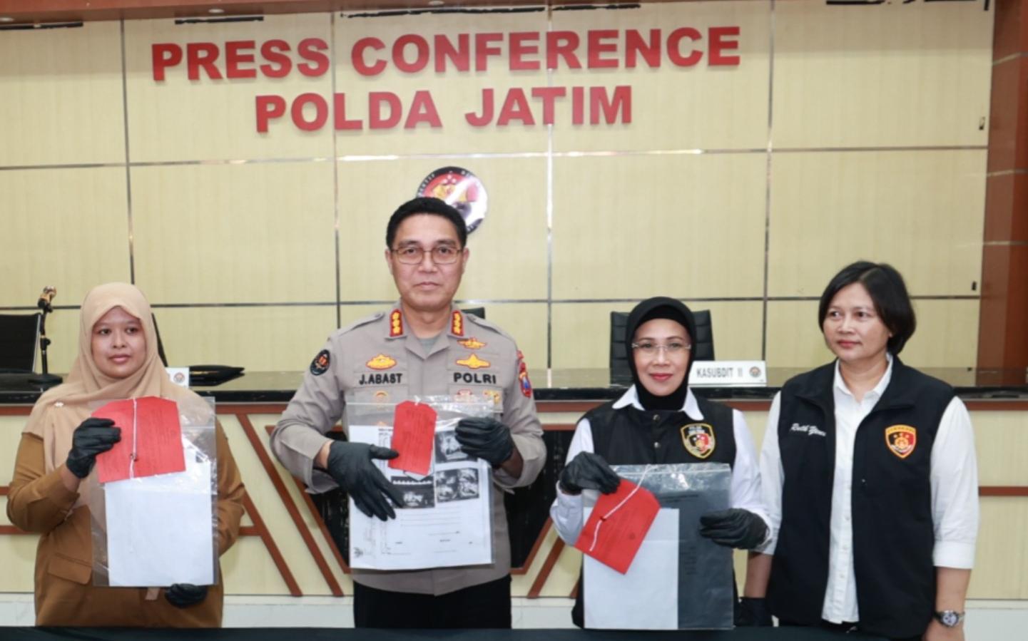 lobangpipis Polda Jatim Tangkap, Bapak Bengis Perkosa Anak Kandungnya Setahun kelebihan Hingga Hamil