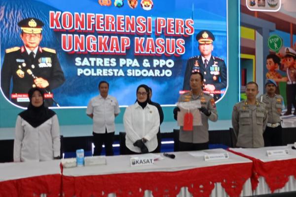 lobangpipis Bejat! Bapak Perkosa Anak Kandung Berulang Kali di Sidoarjo, Korban Dipaksa seruput Pil KB